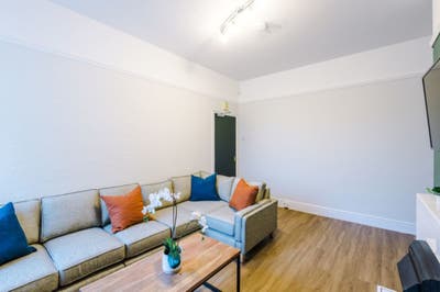 6 Bed House, Newcastle NE2, Avail Now Main Photo