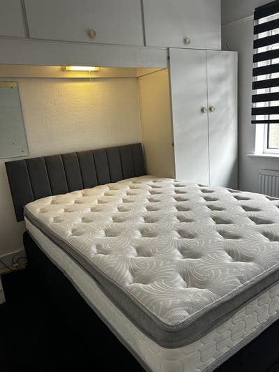 Bedroom avalible. Quite Cul de Sac close to Shops Main Photo