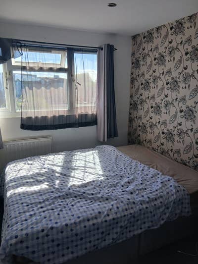 2 Doubles 900 Ilford Universal Credit Allow No Dep Main Photo