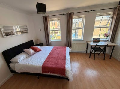 Spacious En-Suite Double Near Canary Wharf Main Photo