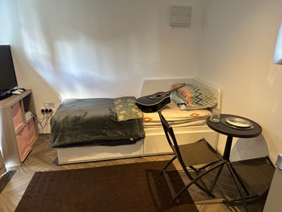 Self-Contained Garden Annexe – Raynes Park Main Photo