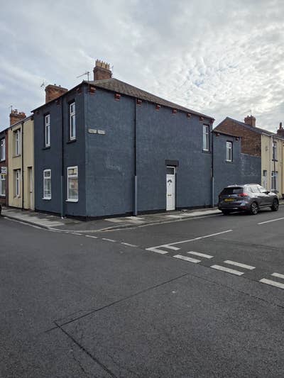 End of Terrace well presented 5 Bedroom House Main Photo