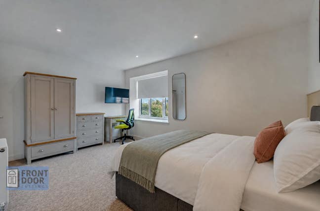 Brand-New | Professional | All Ensuite | All Bills Main Photo