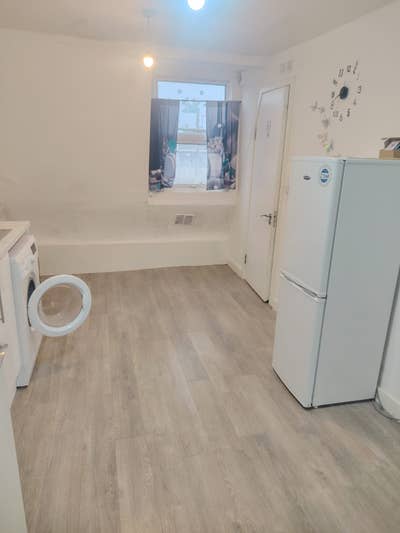 2 bed, 5 mins walk to New cross/New cross gate sta Main Photo
