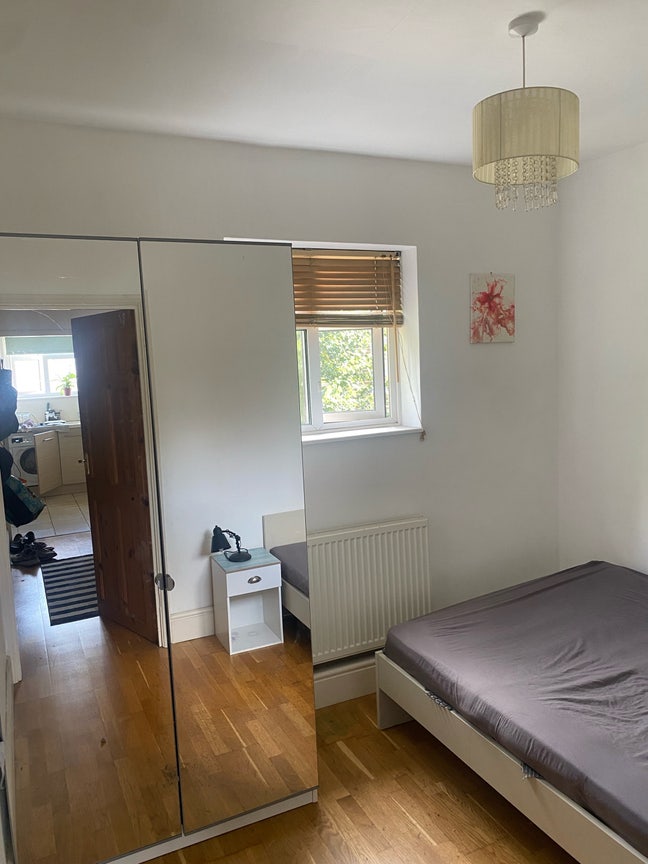 Double Room sublet available in Greenwich Main Photo