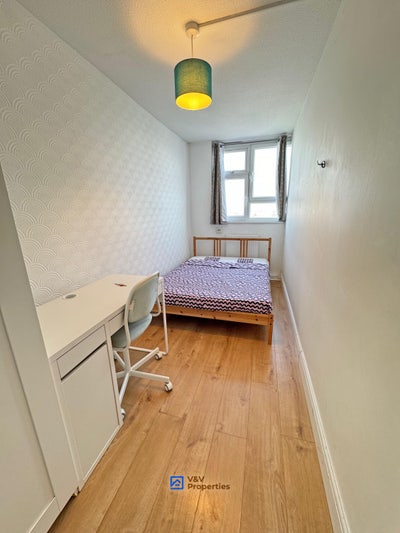 8 Mins to Angel | City Uni Nearby | Move in Now! Main Photo