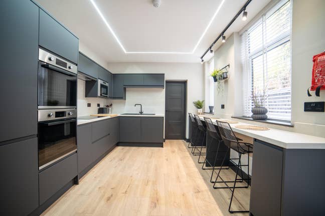 ⭐En-Suite Rooms | 5 Min Walk To Prestwich Village⭐ Main Photo