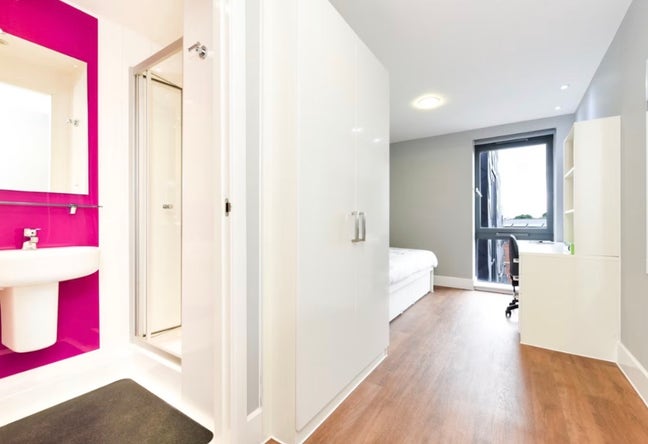 Tramways En-Suite – &pound;128pw – Available Now Main Photo