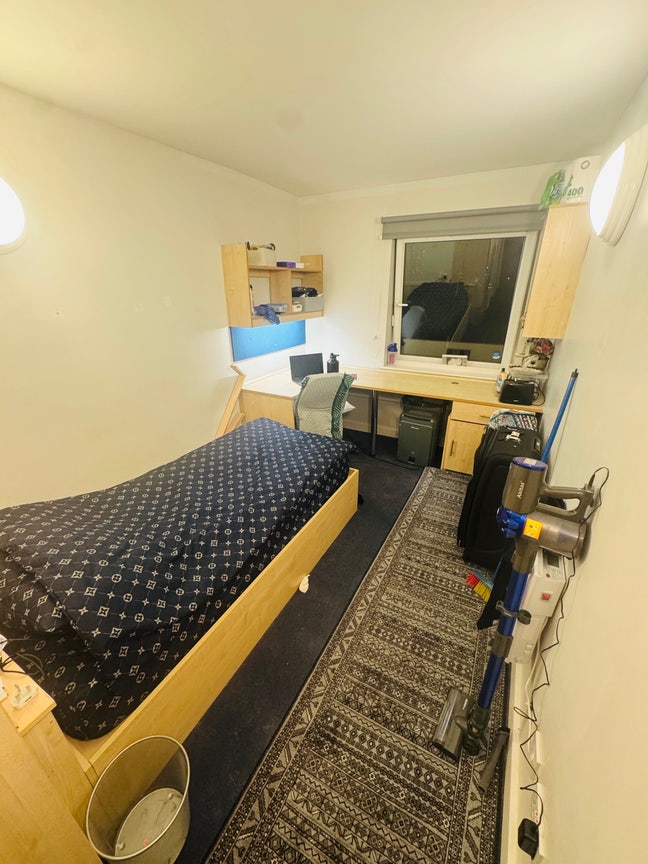Ensuite Student accommodation room  Main Photo