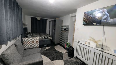 Well furnished top taste large room  Main Photo