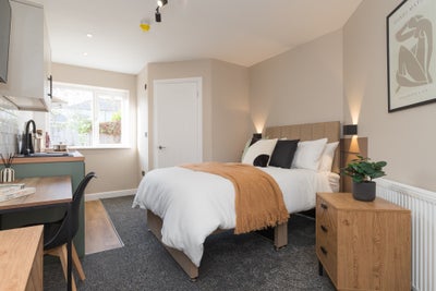 Studio room with ensuite, Carlton, bus stop 2 mins Main Photo