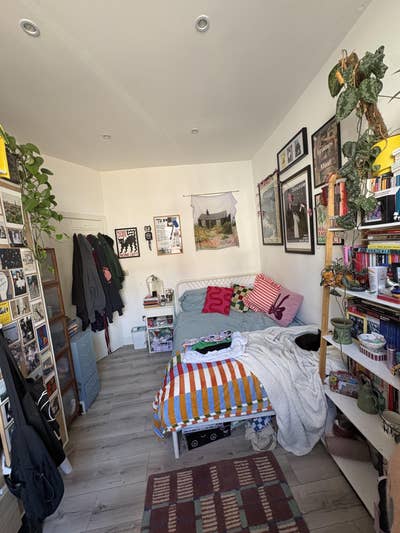Double room available in Seven Sisters :)  Main Photo