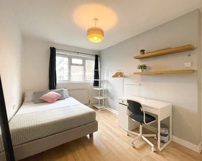 Cosy Double Room in Angel available OCTOBER  Main Photo