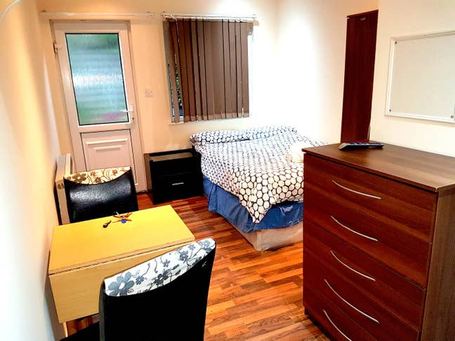 Studio flat, Chatsworth NW2 — Mapesbury &pound;1395 Main Photo