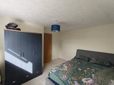 Spacious furnished master bedroom in Keynsham Main Photo