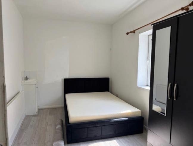 🌿Bright Double Room in Renovated HMO|(RM10)✨ Main Photo
