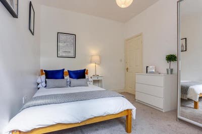 St Kilda Road Double Bedroom Main Photo