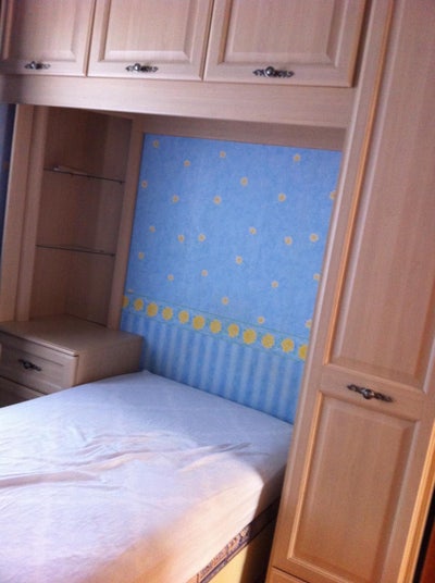 Single Room  @ Crawley Green Road Main Photo
