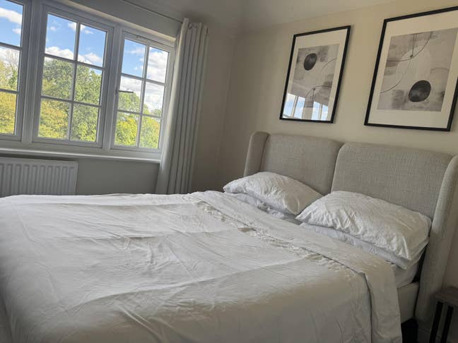 Furnished Double Room in Spacious Detached House  Main Photo
