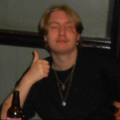 Professional Male seeks a double room Main Photo
