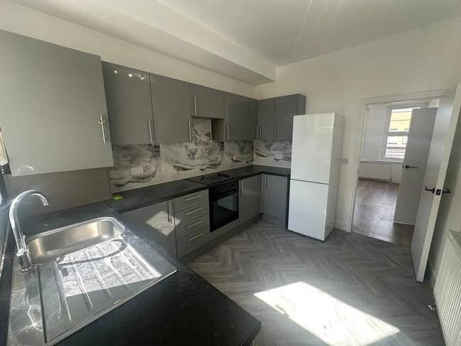 2 Bedroom flat to Rent Edmonton N9 Main Photo