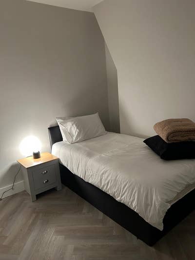 5 Doubles Limehouse No Deposit Universal Credit Al Main Photo
