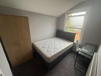 💎Double Rooms available in Sutton Main Photo