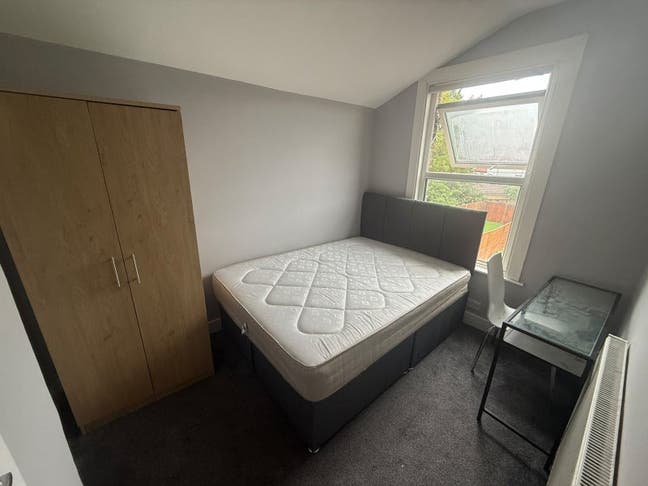 💎Double Rooms available in Sutton Main Photo