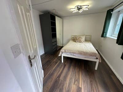 Bright Furnished Studio Near Heathrow Main Photo