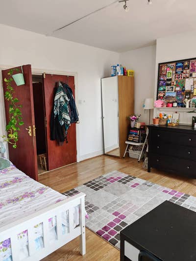 Huge double room 4 mins from station, zone 2 Main Photo