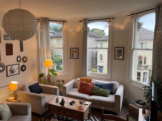 Double room in lovely flat Main Photo