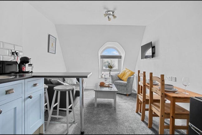 Self-Contained 1 Bed Apartment – &pound;800pcm Main Photo
