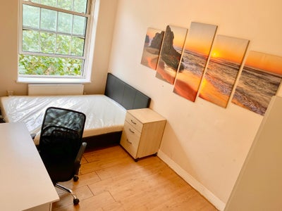 149pw for 3 months! Quiet, spacious double room! Main Photo