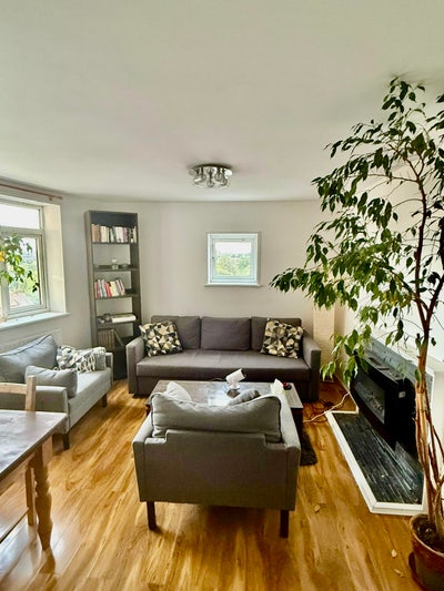 Bright Double Room in friendly flatshare Main Photo