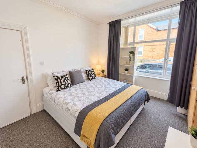 ** Lovely Rooms JQ & City Centre! No Bills to Pay! Main Photo