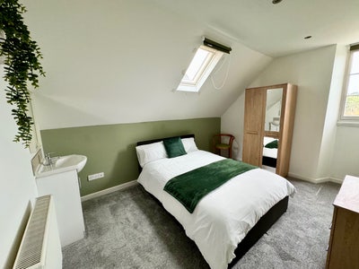 Modern Room | All Bills Included | Cleaner Main Photo