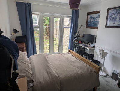 SPACIOUS double room in Fabulous Share House.  Main Photo