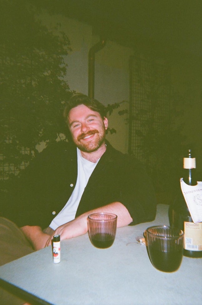 Looking for a friendly flat share central/east Main Photo