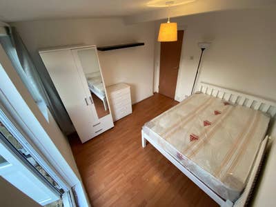 Garden Room Available in Stoke Newingdon N16 *.* Main Photo