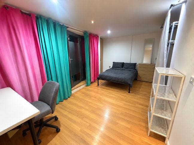 Two furnished rooms available - Limehouse, London Main Photo
