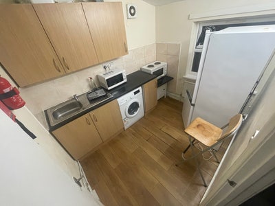 Bedroom, bath & kitchen Main Photo