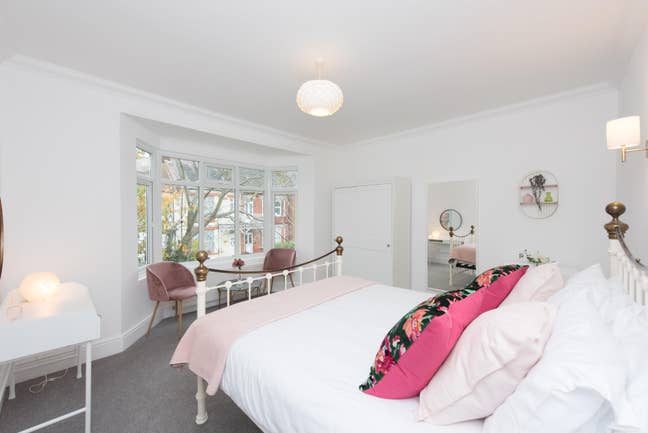 Spacious 3-Bed End-Terrace Home Main Photo