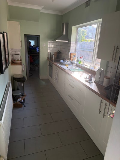Spare room en-suite live out lanlord  Main Photo