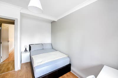 ✅3 Girls in This New Flat - Angel! Zone 1 Main Photo