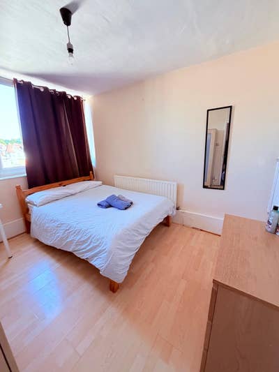 Amazing double room in a new house in Putney! Main Photo
