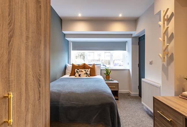 Double Ensuite Room Princess Royal all bills inc. Main Photo