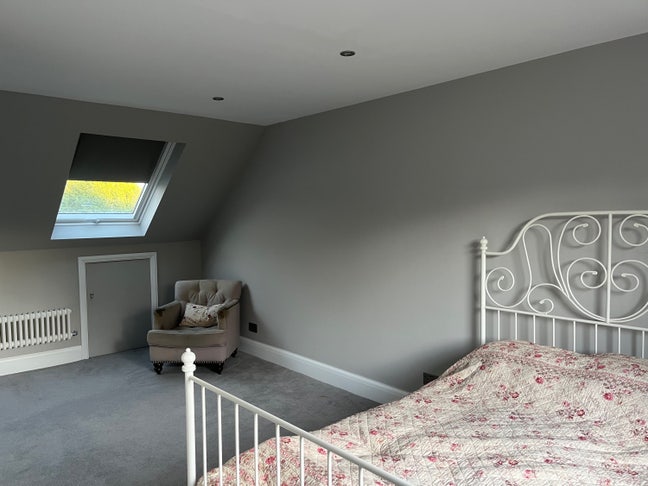 Beautiful large sunny bedroom  Main Photo