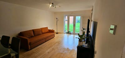 Double room in 2 bed flat to rent  Main Photo