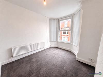  2 bedroom 1st floor apartment Main Photo