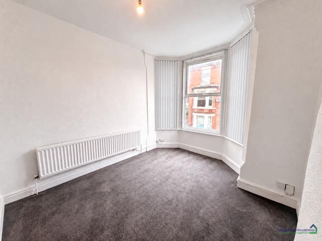  2 bedroom 1st floor apartment Main Photo